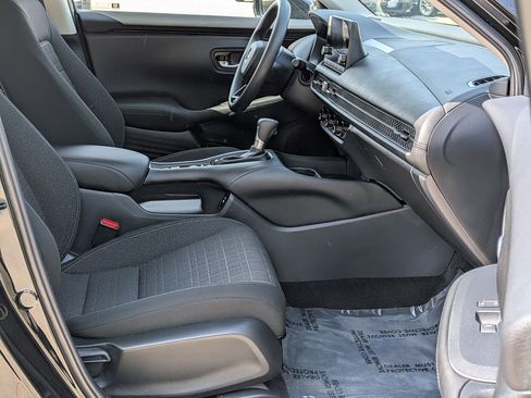 Certified 2025 Honda HR-V LX image 29