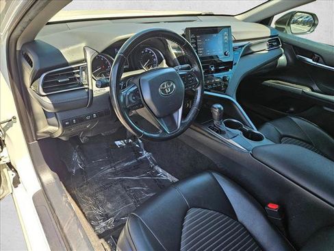Used 2021 Toyota Camry SE w/ Carpet Mat Package (TMS) FWD image 10