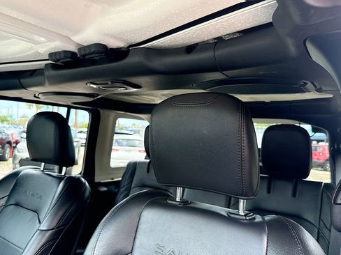 Used 2022 Jeep Wrangler Unlimited Sahara AWD/4WD image 20