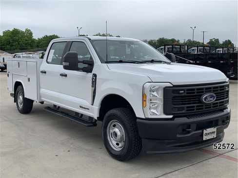 Used 2024 Ford F250 XL AWD/4WD image 3