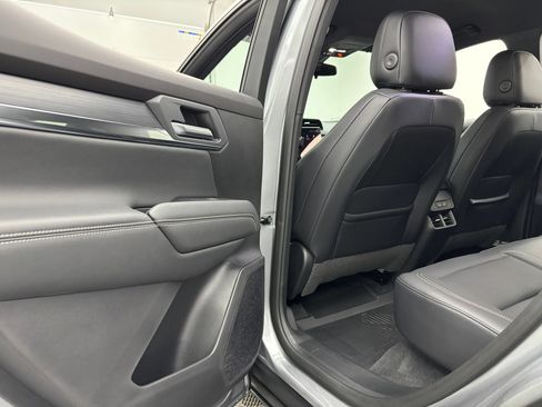New 2027 GMC Terrain Elevation w/ Elevation Premium Package FWD image 38