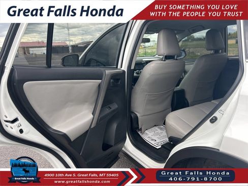 Used 2015 Toyota RAV4 LE FWD image 19