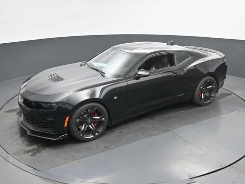 Used 2022 Chevrolet Camaro SS RWD image 38