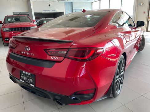 Used 2017 INFINITI Q60 Red Sport 400 image 7