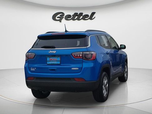 Used 2025 Jeep Compass Latitude w/ Sun & Sound Group AWD/4WD image 10