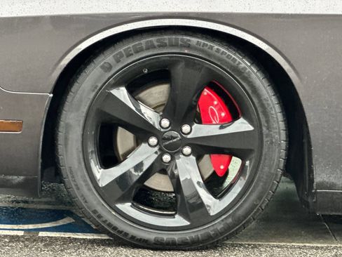 Used 2013 Dodge Challenger R/T w/ Blacktop Pkg RWD image 22
