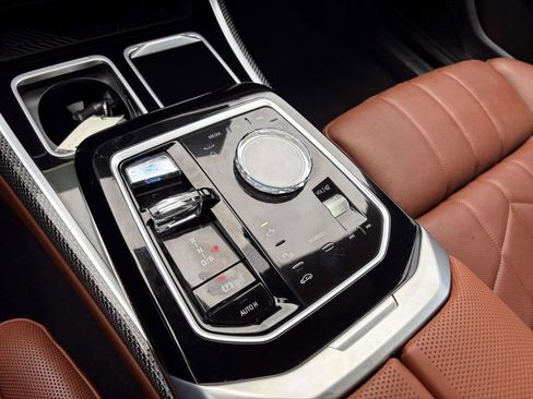 Certified 2023 BMW i7 xDrive60 w/ Executive Package 2 image 24