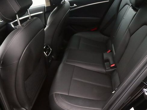 Used 2025 Genesis G70 2.5T image 14