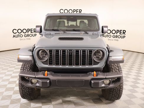 Used 2026 Jeep Gladiator Mojave AWD/4WD image 11