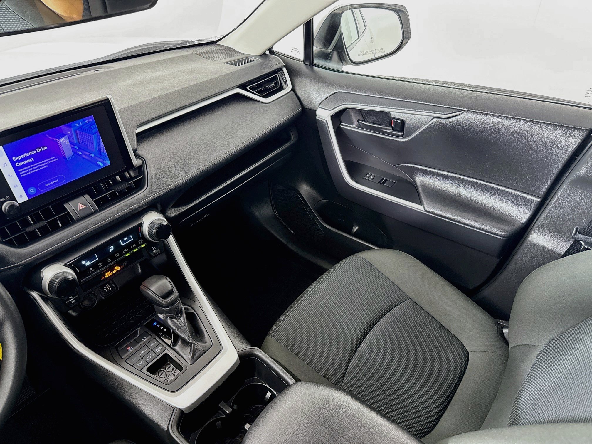 Certified 2025 Toyota RAV4 LE AWD/4WD image 23