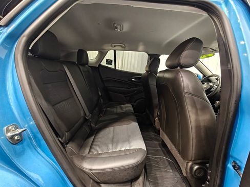 Used 2025 Chevrolet Trax LT image 20