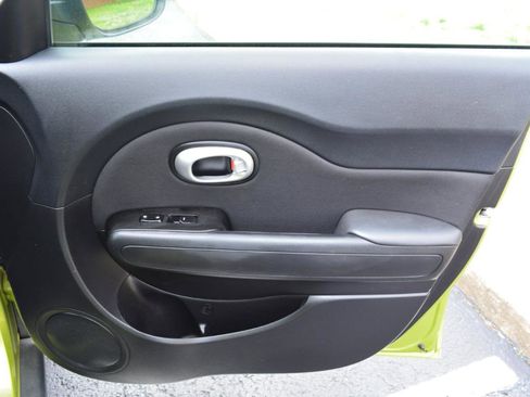 Used 2015 Kia Soul image 16