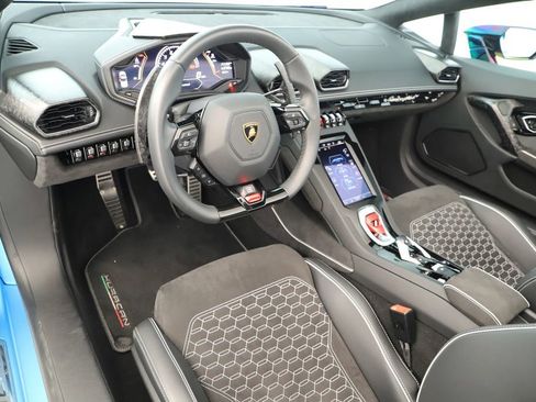 Used 2022 Lamborghini Huracan EVO image 15