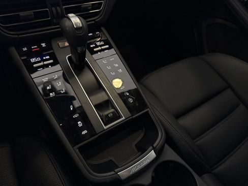 New 2026 Porsche Macan GTS image 19