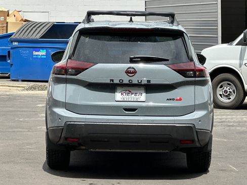 Used 2026 Nissan Rogue SV AWD/4WD image 5