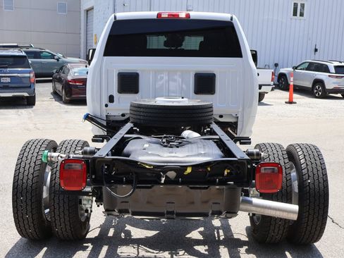 New 2026 RAM 5500 Tradesman w/ Chrome Appearance Group AWD/4WD image 4