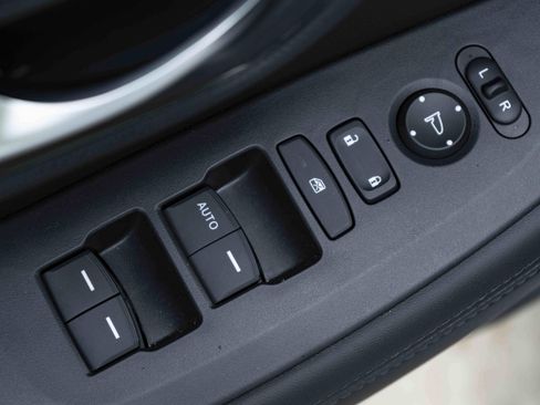 Used 2026 Honda HR-V LX image 38