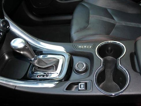 Used 2015 Chevrolet SS image 36