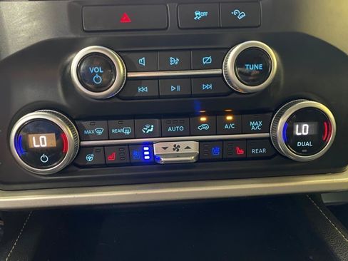 Used 2022 Ford Expedition XLT AWD/4WD image 17