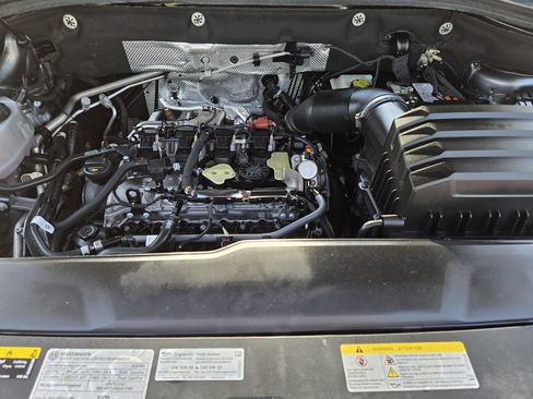 Used 2024 Volkswagen Atlas SE AWD/4WD image 31