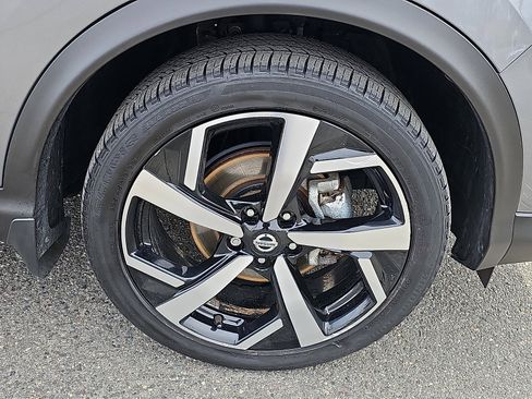 Used 2021 Nissan Rogue Sport SL w/ Premium Package image 8