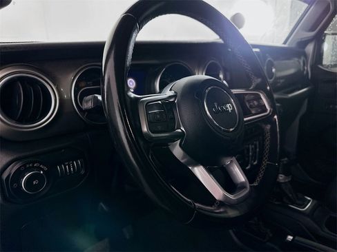 Used 2019 Jeep Wrangler Unlimited Sahara image 9