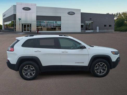 Used 2020 Jeep Cherokee Trailhawk image 12