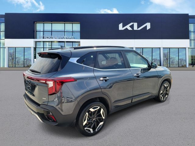 Certified 2024 Kia Seltos SX w/ SX Sunroof Package AWD/4WD image 3