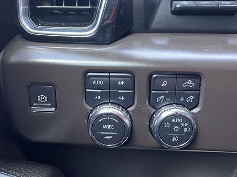 Used 2023 GMC Sierra 1500 Denali w/ Denali Reserve Package AWD/4WD image 22
