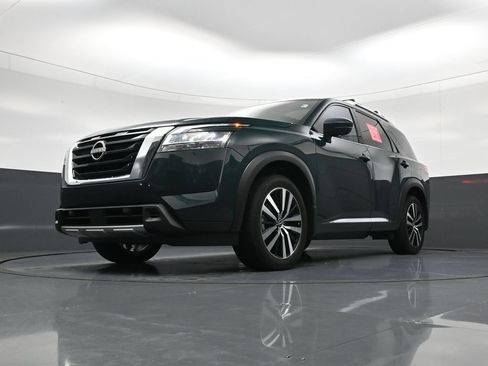 Used 2024 Nissan Pathfinder Platinum w/ Cargo Package FWD image 22