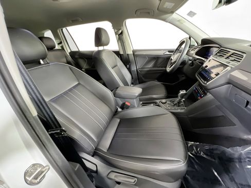 Used 2022 Volkswagen Tiguan SE image 25