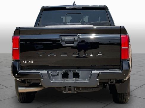 Used 2024 Toyota Tacoma SR5 AWD/4WD image 4