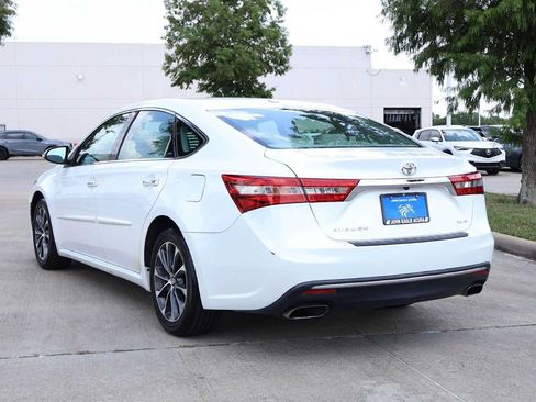 Used 2017 Toyota Avalon XLE Premium FWD image 4