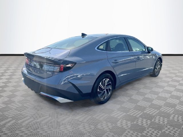 New 2027 Hyundai Sonata Blue FWD image 7