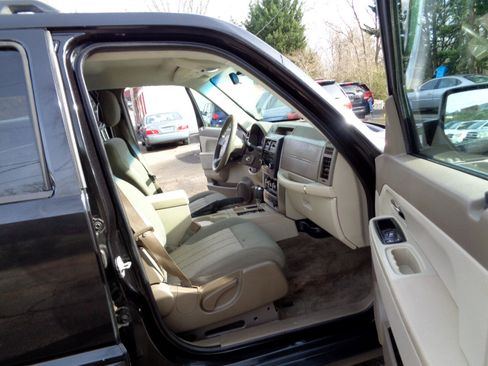 Used 2010 Jeep Liberty Sport w/ Popular Equipment Group image 18