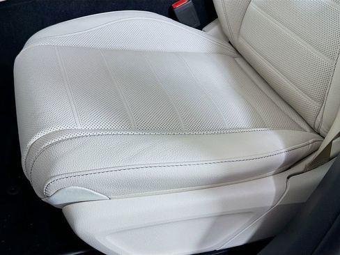 Used 2026 Mercedes-Benz GLS 450 4MATIC image 23