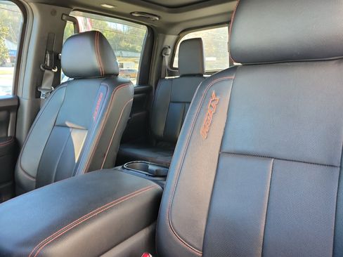 Used 2021 Nissan Titan PRO-4X w/ Pro-4x Convenience Package image 14