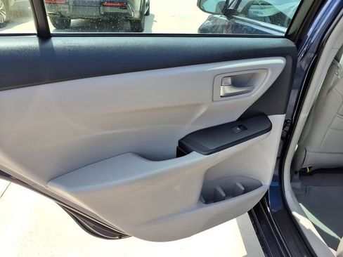 Used 2015 Toyota Camry LE FWD image 10