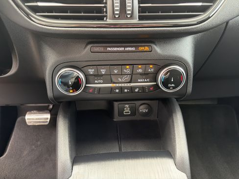 Used 2024 Ford Escape ST-Line AWD/4WD image 17