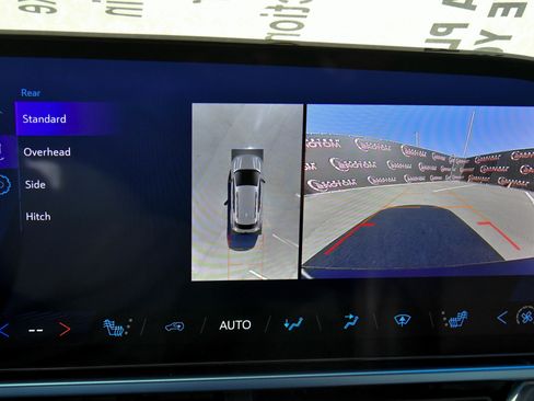 Used 2025 Chevrolet Equinox EV LT w/ Convenience Package FWD image 18