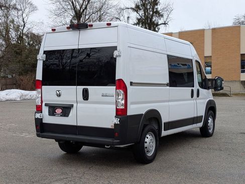 Used 2023 RAM ProMaster 2500 w/ Driver Convenience Group image 3