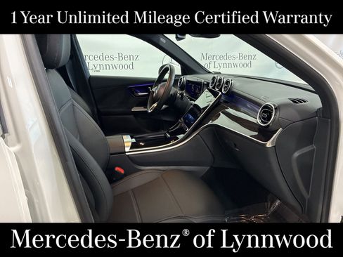Used 2025 Mercedes-Benz GLC 300 4MATIC image 25