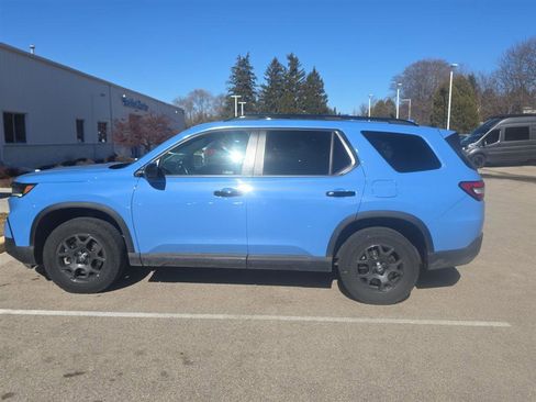 Used 2023 Honda Pilot TrailSport image 11