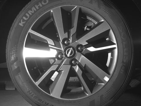 Used 2025 Nissan Versa SV image 15