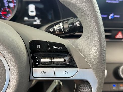 Used 2023 Hyundai Elantra SE FWD image 20