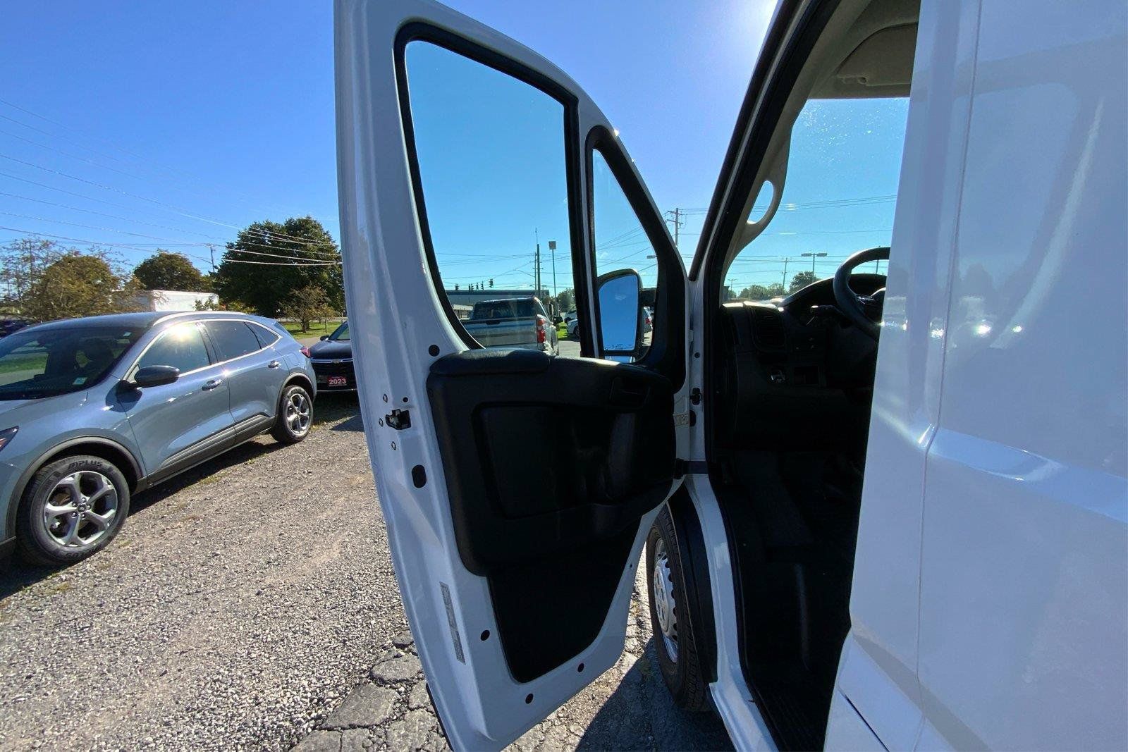 Used 2025 RAM ProMaster 3500 w/ Convenience Group FWD image 17