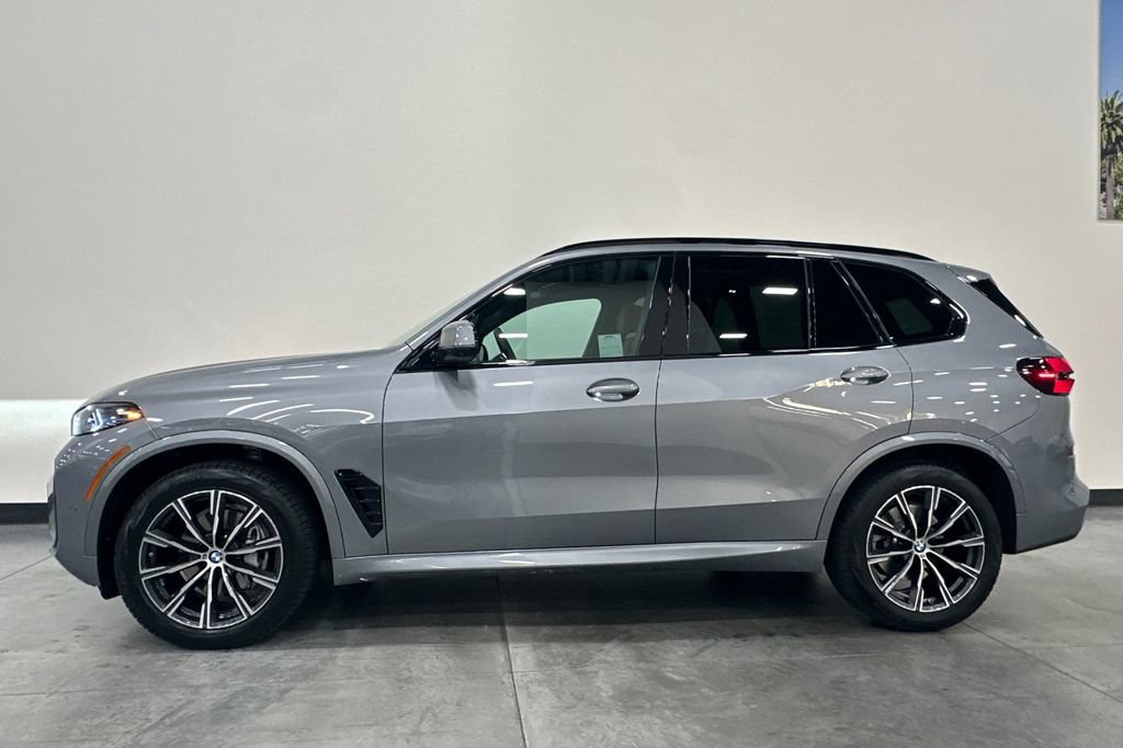 Certified 2024 BMW X5 xDrive40i w/ M Sport Package AWD/4WD image 7