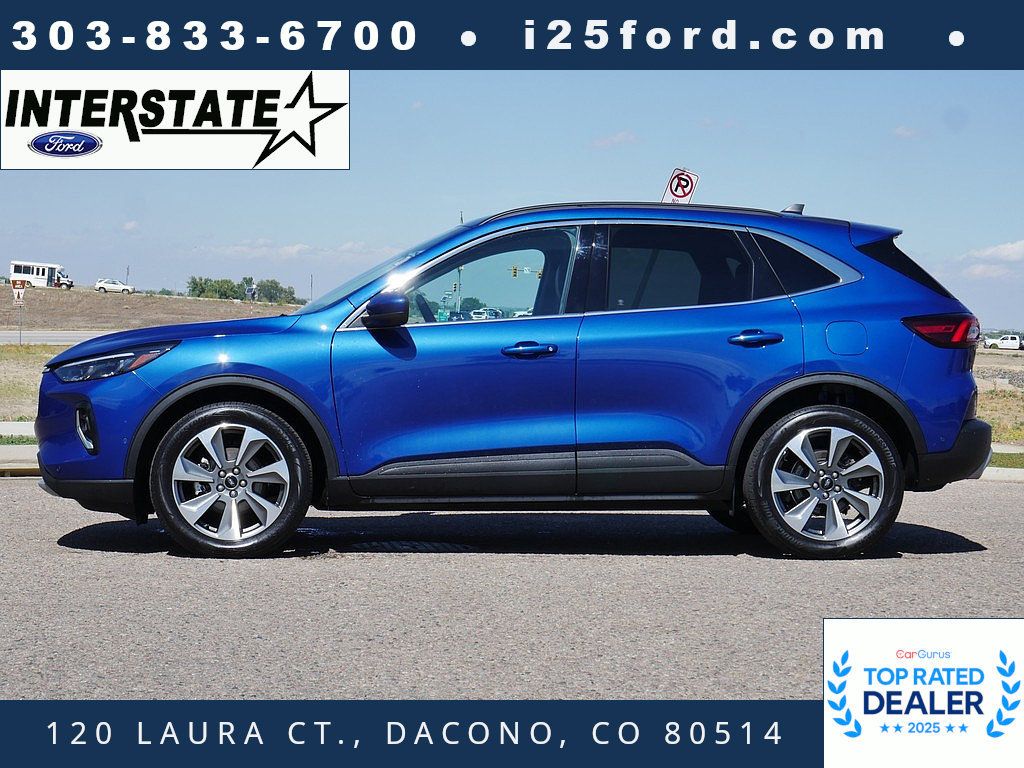 Used 2023 Ford Escape Platinum w/ Premium Technology Package AWD/4WD image 2