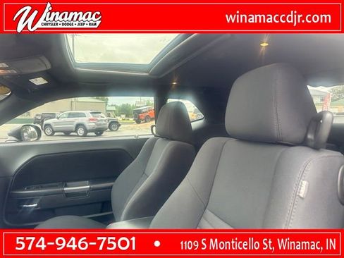 Used 2014 Dodge Challenger R/T RWD image 15