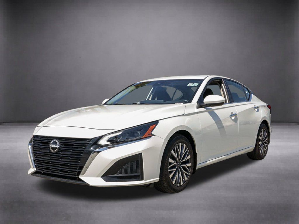 Used 2023 Nissan Altima 2.5 SV w/ SV Premium Package FWD image 11